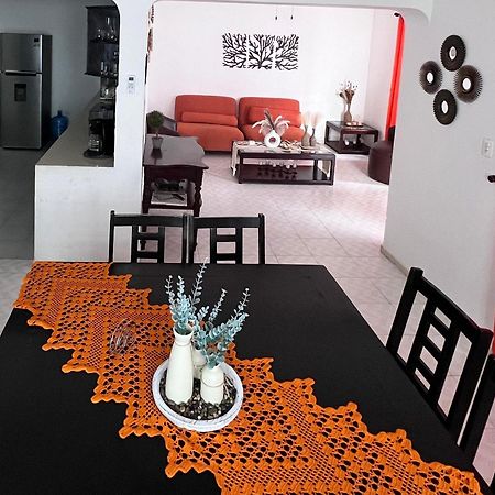 Casa Leonor. 2 Cuartos, 2 Banos, Cocina, Cochera. Valladolid  Bagian luar foto