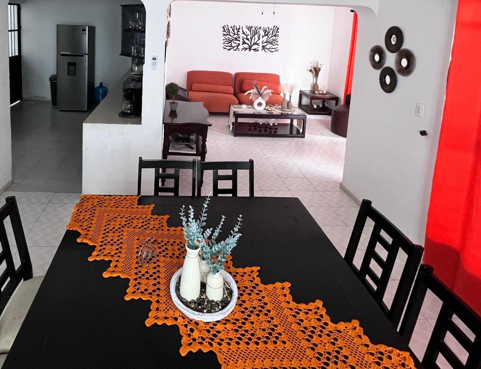 Casa Leonor. 2 Cuartos, 2 Banos, Cocina, Cochera. Valladolid  Bagian luar foto